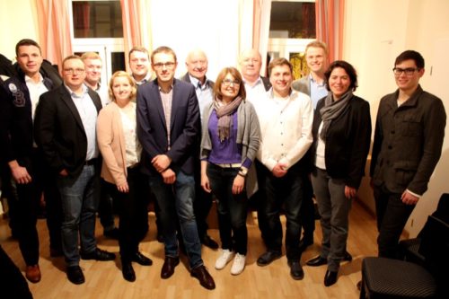 Bild von links: Maximilian Martin, Frederik Topp, Chris Steinmeier, Stephanie Müsse, Lars W. Brakhage (Bezirksvorsitzender JU-OWL), Christian Fritzemeier, Cajus J. Caesar MdB, Elisabeth Bullert, Heinrich Zertik MdB, Jan Gentemann, Alexander Martin, Kerstin Vieregge (Kreisvorsitzende der CDU Lippe) und Julian Dukart 